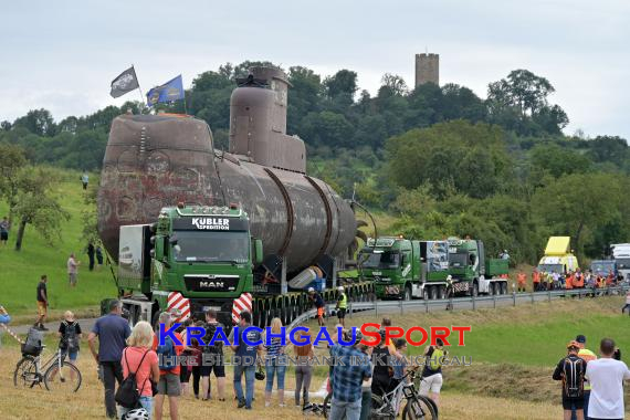 U-Boot-Transport-durch-Hilsbach-und-Weiler (© Siegfried Lörz)